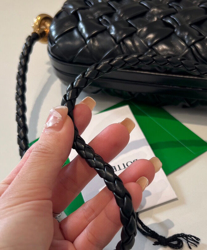 Bottega Veneta Knot On Strap 717623